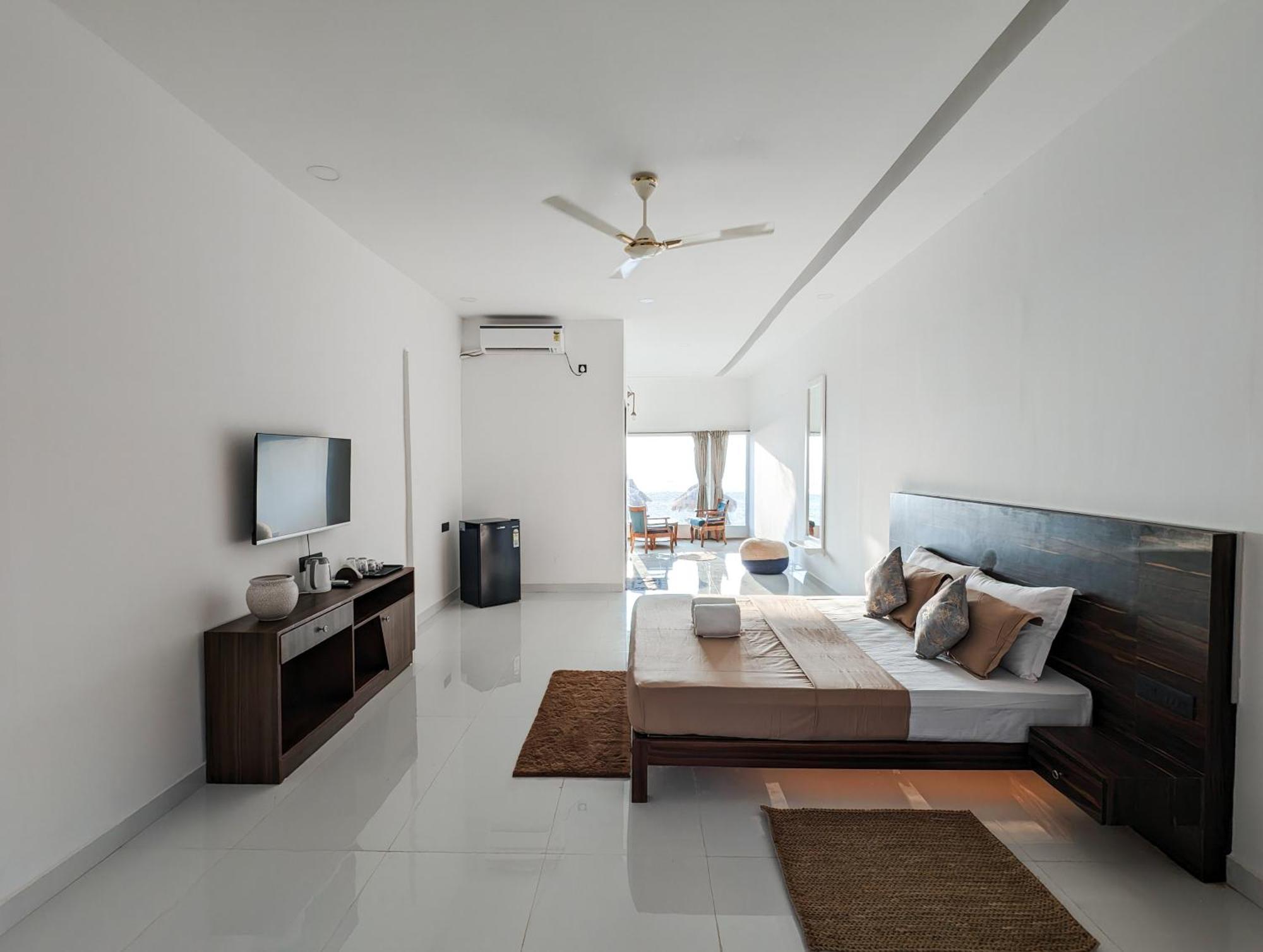 Aqua Beach Stays Ashwem Mandrem Buitenkant foto