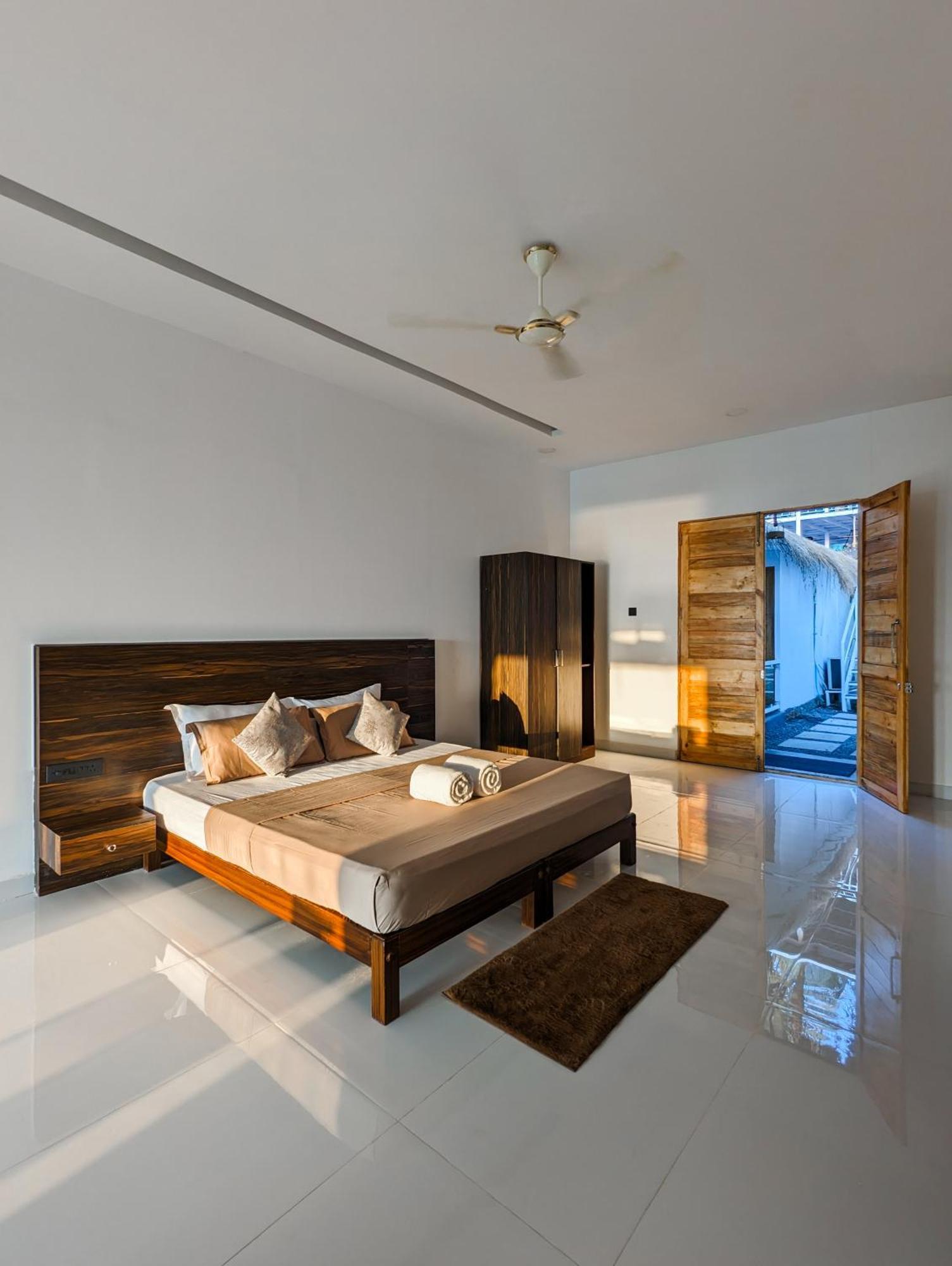 Aqua Beach Stays Ashwem Mandrem Buitenkant foto