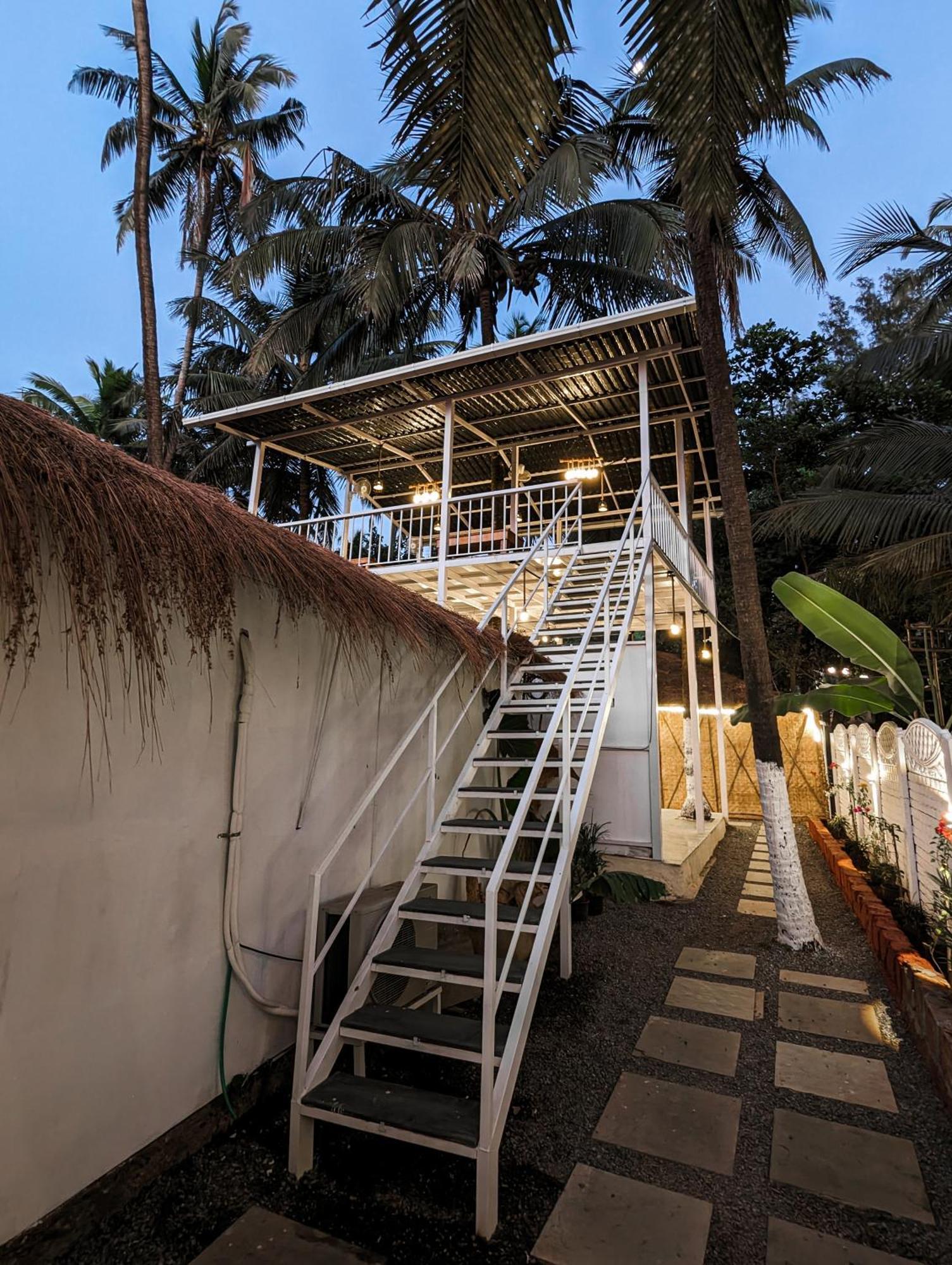 Aqua Beach Stays Ashwem Mandrem Buitenkant foto