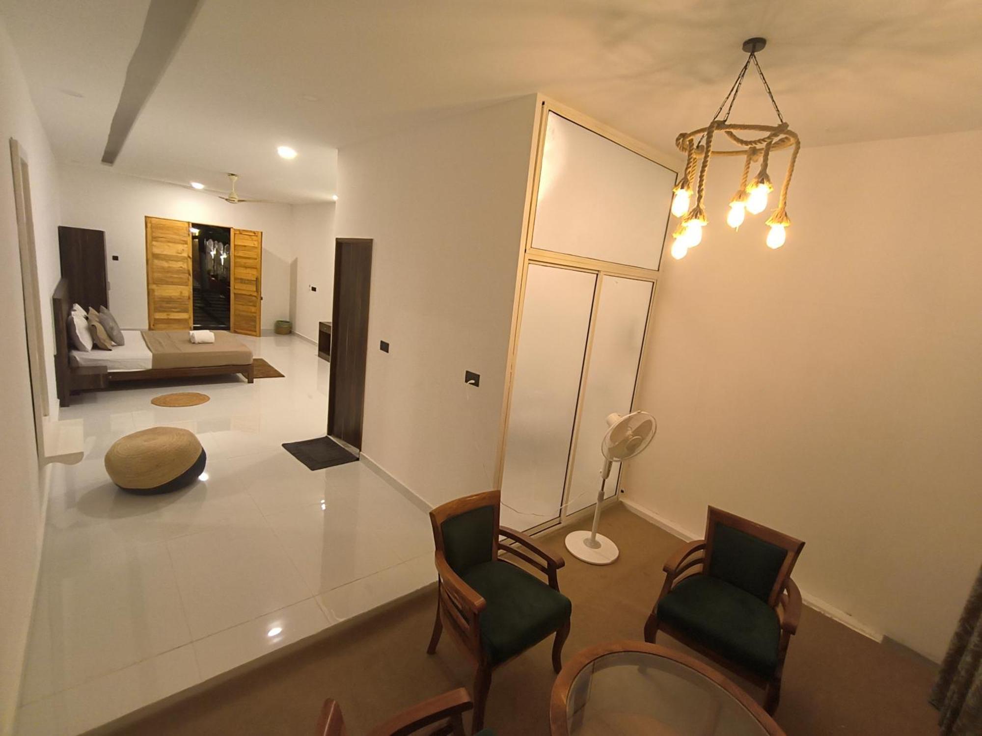 Aqua Beach Stays Ashwem Mandrem Buitenkant foto