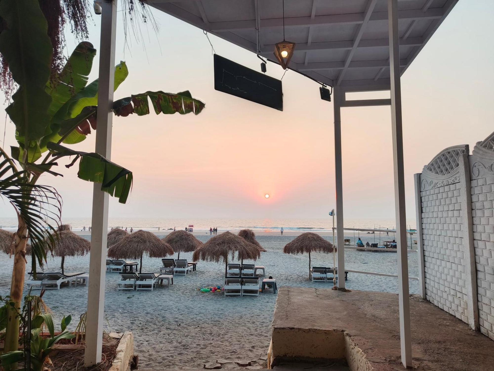 Aqua Beach Stays Ashwem Mandrem Buitenkant foto
