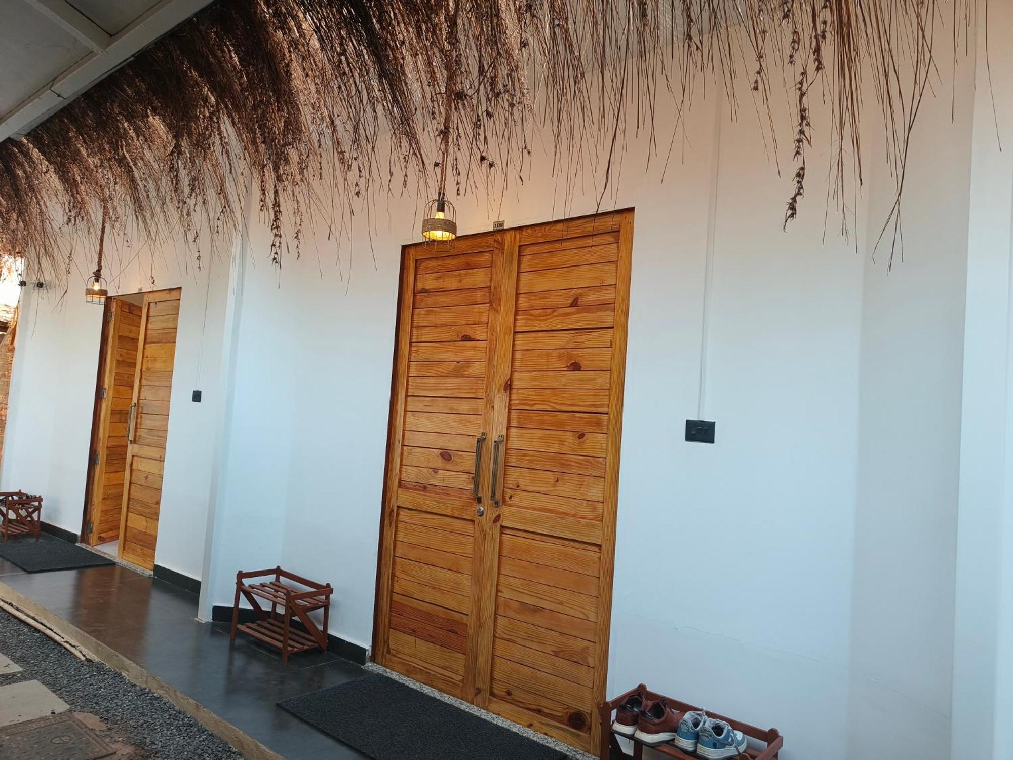 Aqua Beach Stays Ashwem Mandrem Buitenkant foto