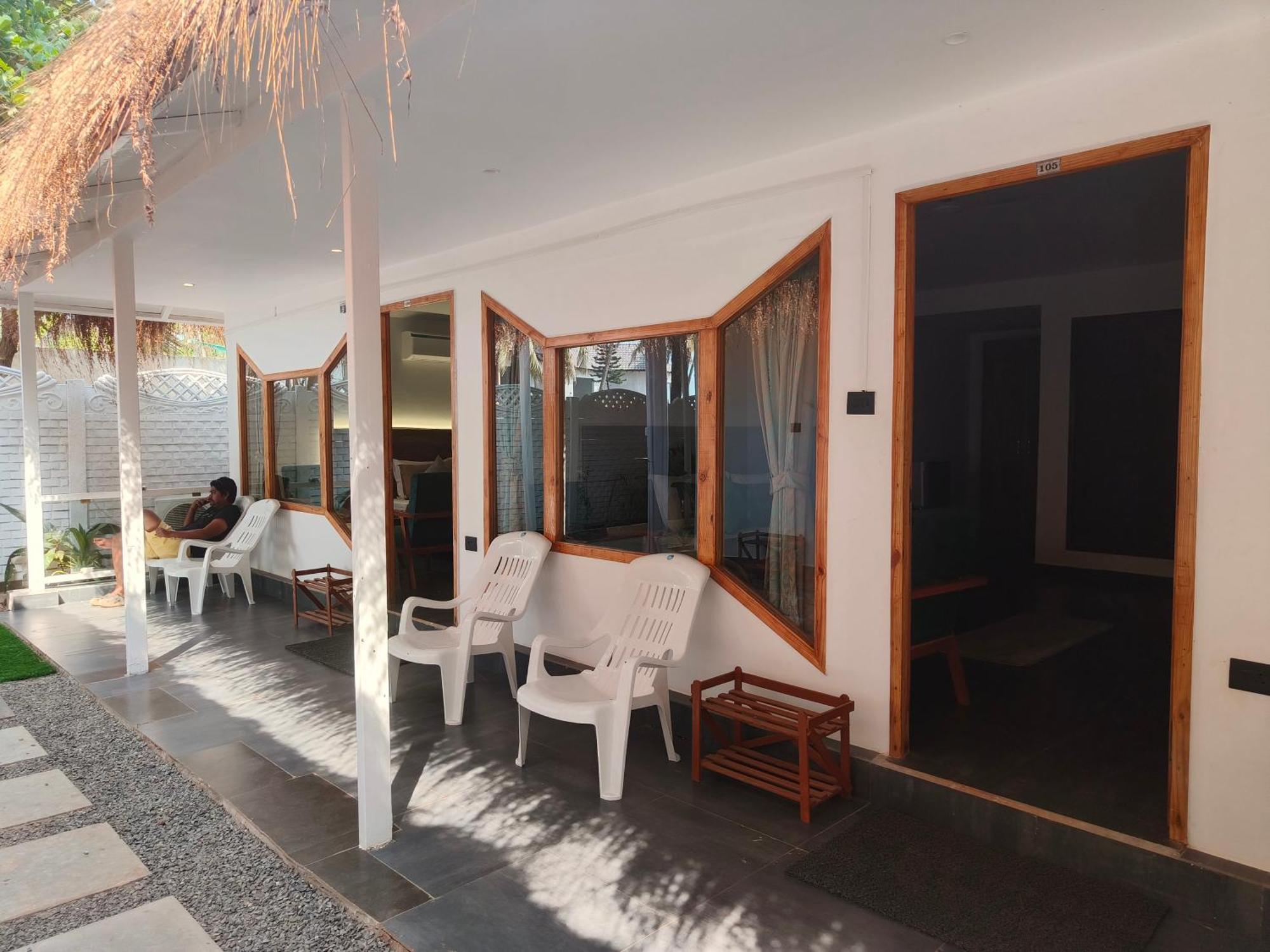 Aqua Beach Stays Ashwem Mandrem Buitenkant foto