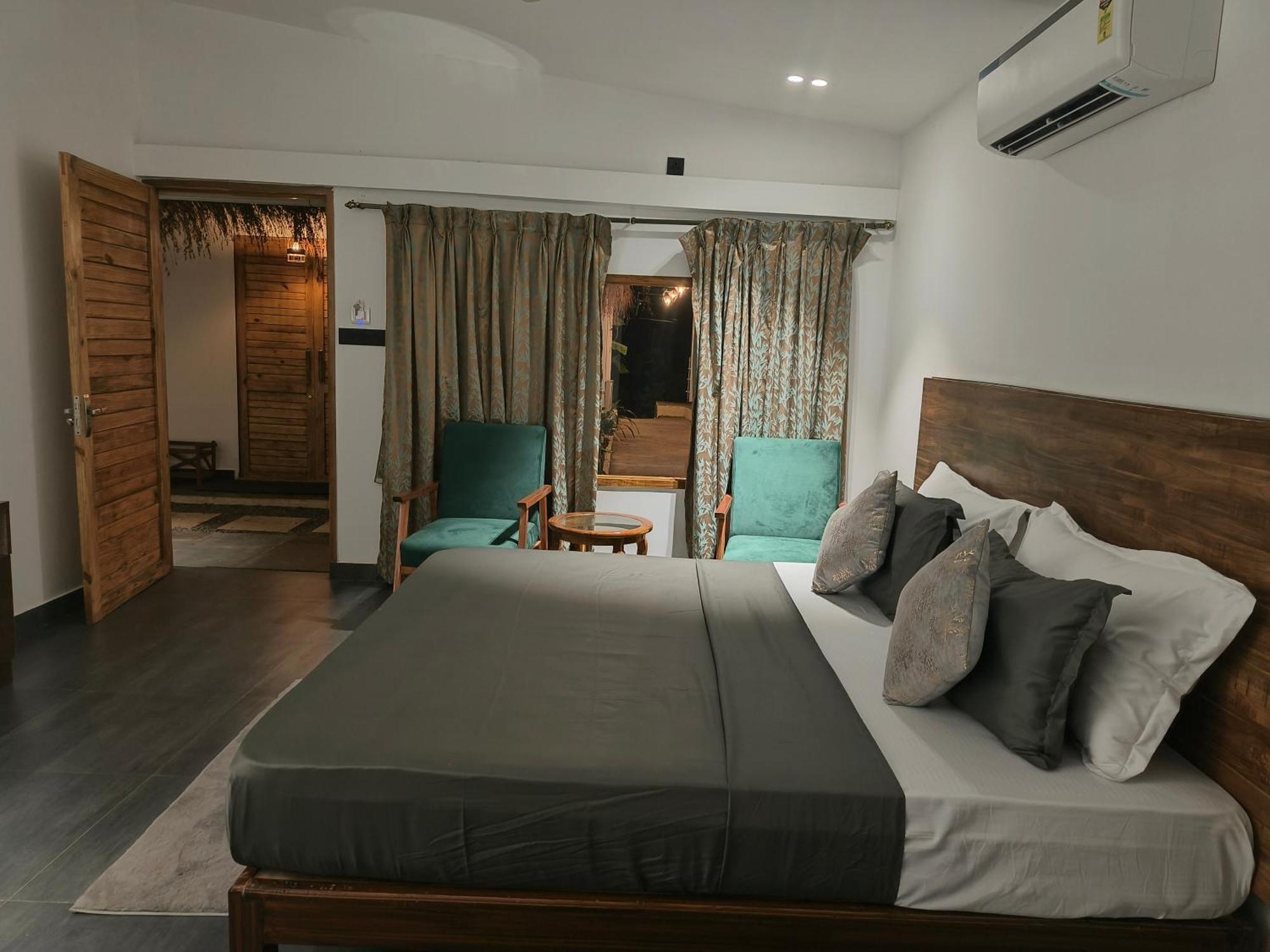 Aqua Beach Stays Ashwem Mandrem Buitenkant foto