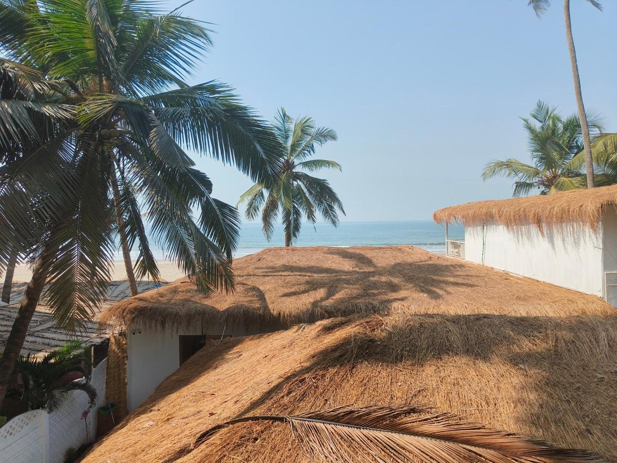 Aqua Beach Stays Ashwem Mandrem Buitenkant foto