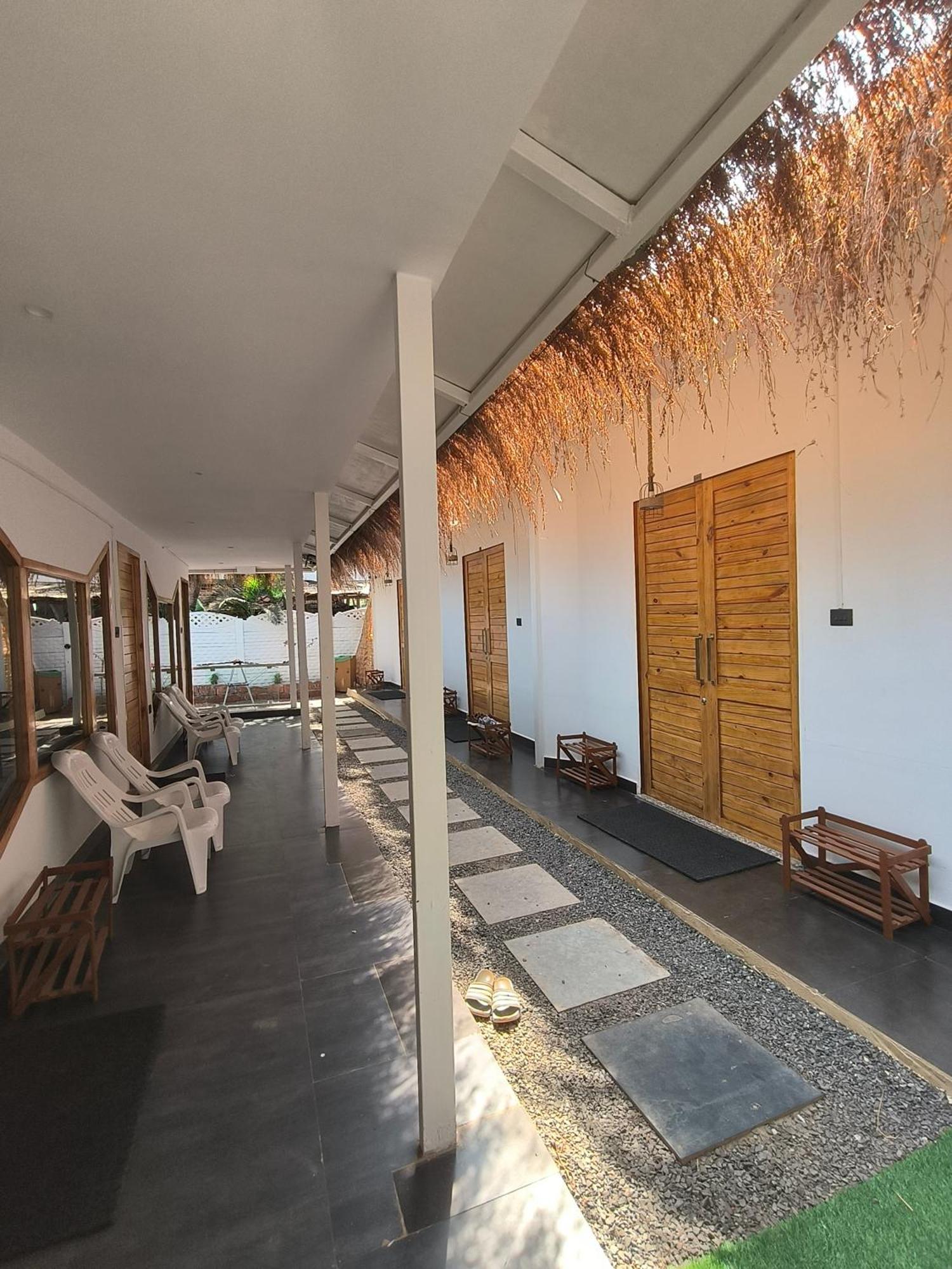 Aqua Beach Stays Ashwem Mandrem Buitenkant foto