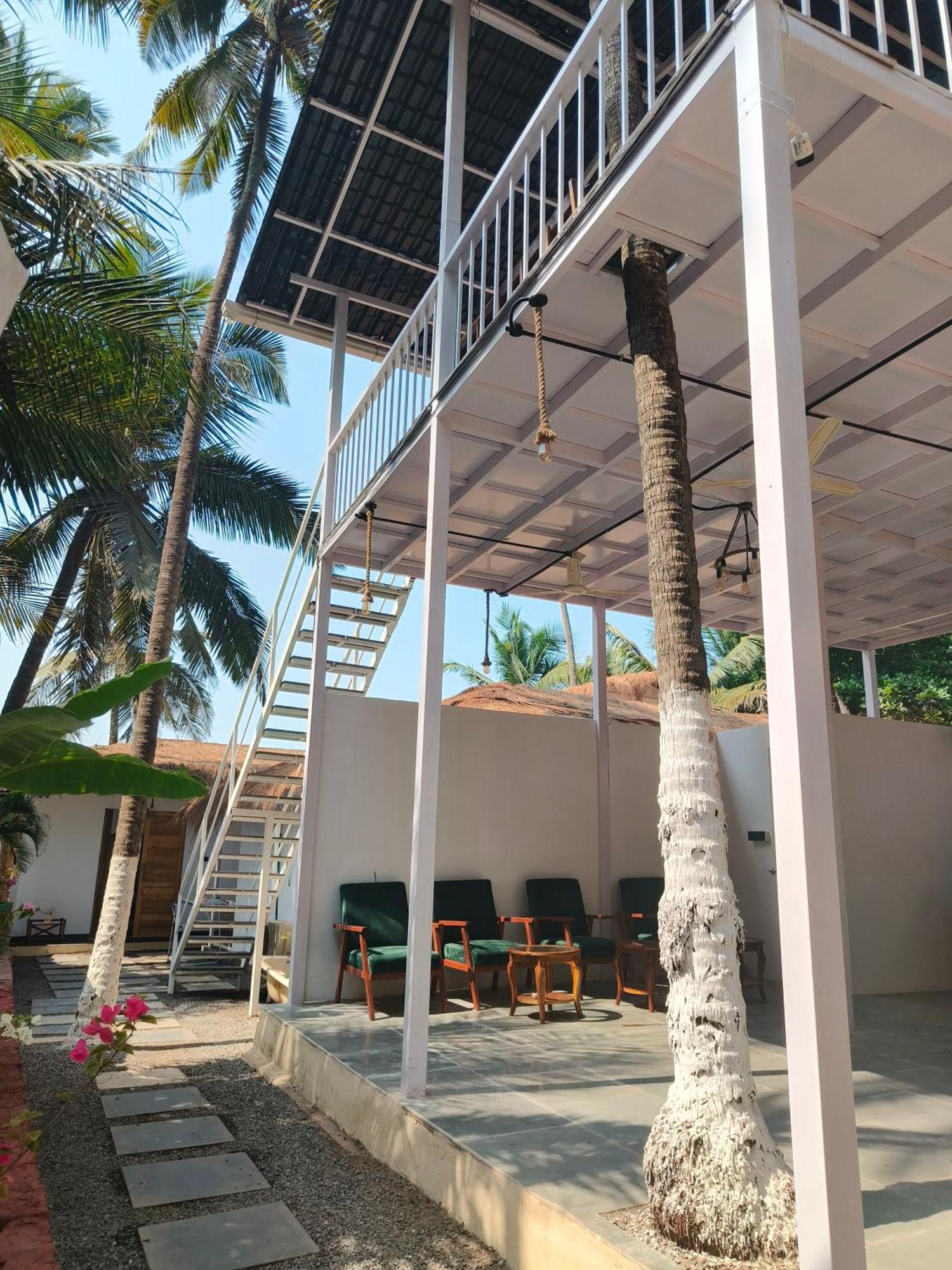 Aqua Beach Stays Ashwem Mandrem Buitenkant foto